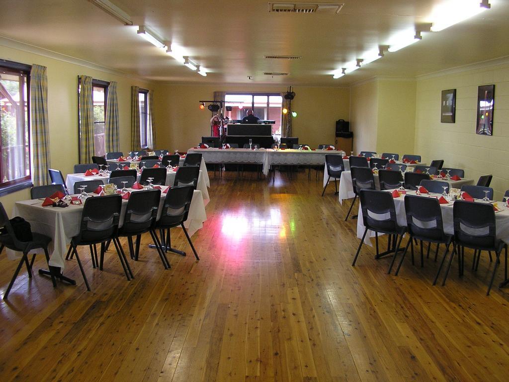 Aussie Cabins Hotel Dubbo Buitenkant foto