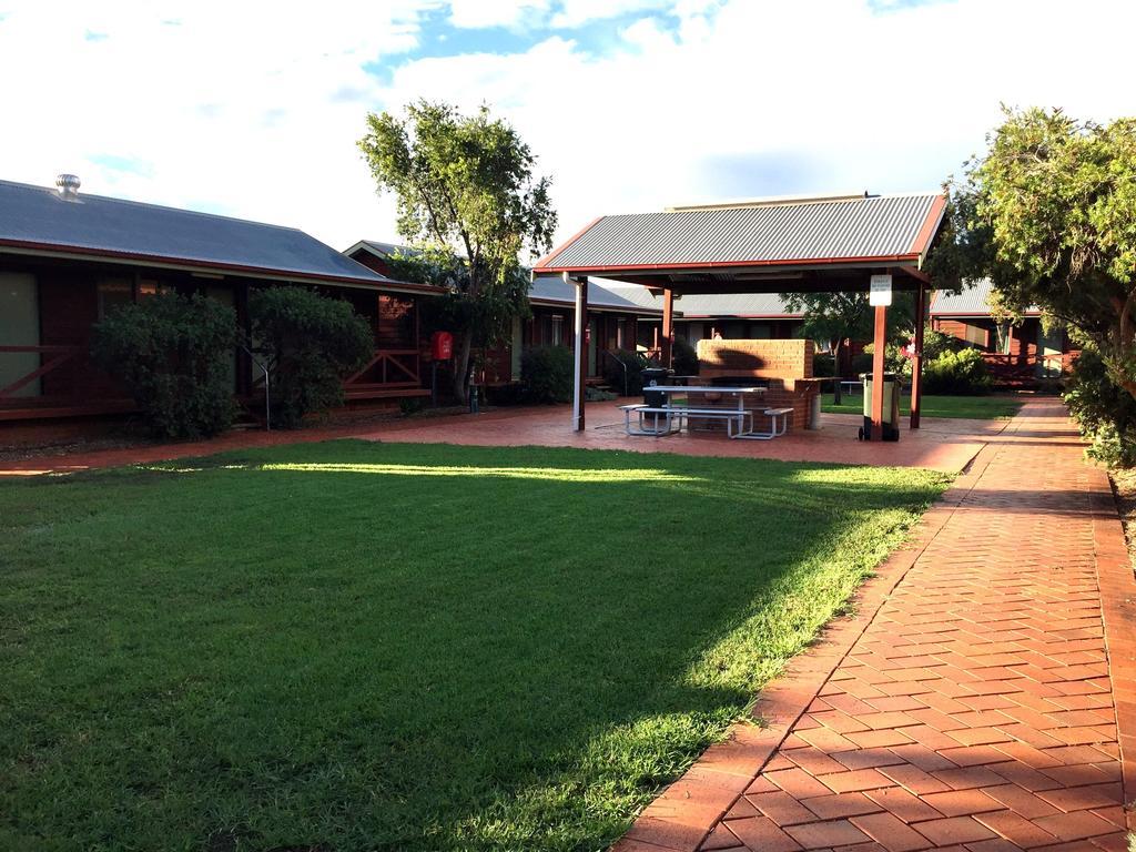 Aussie Cabins Hotel Dubbo Buitenkant foto