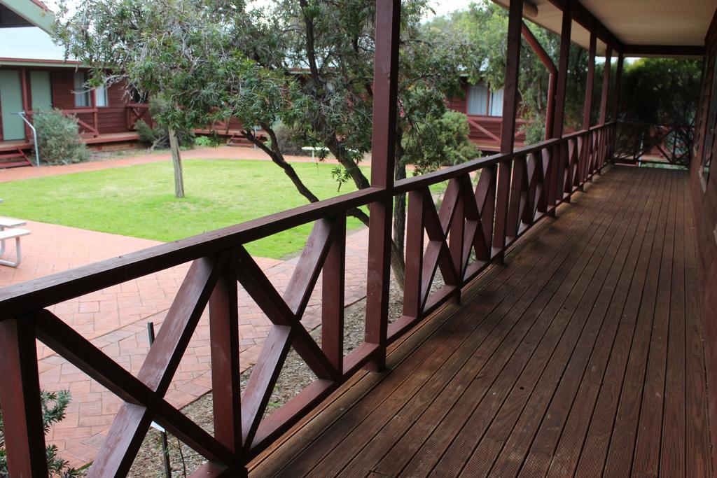 Aussie Cabins Hotel Dubbo Buitenkant foto