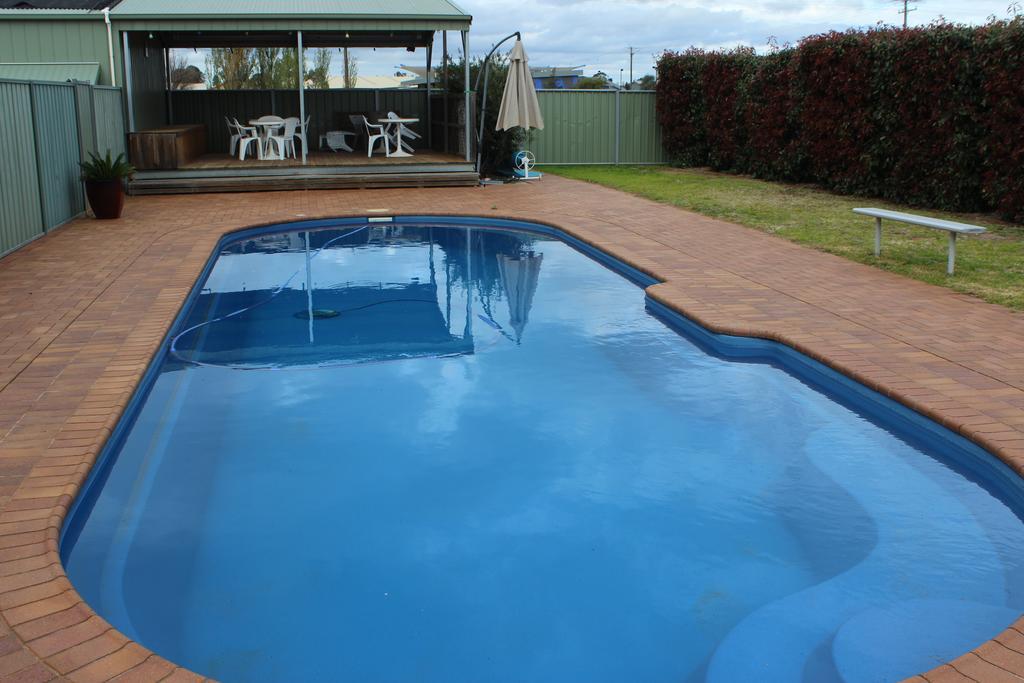 Aussie Cabins Hotel Dubbo Buitenkant foto